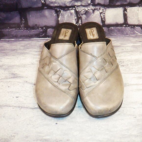 Clarks Artisan grayish olive leather slip-ons shoes - Picture 1 of 4
